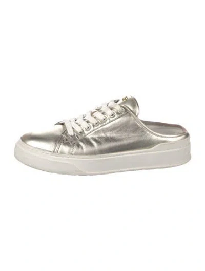 Pre-owned Stuart Weitzman Leather Studded Accents Sneakers In Silver