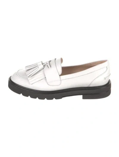 Pre-owned Stuart Weitzman Leather Tassel Accents Loafers In White