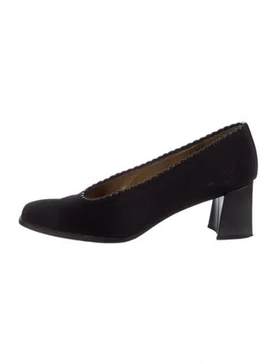 Pre-owned Stuart Weitzman Leather Trim Embellishment Pumps In Black