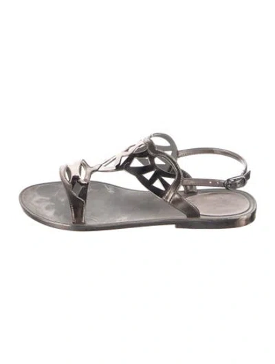 Pre-owned Stuart Weitzman Leather T-strap Sandals In Silver
