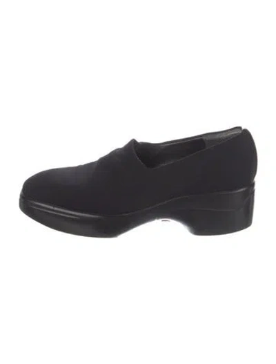 Pre-owned Stuart Weitzman Loafers In Black