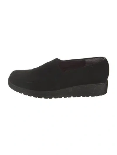 Pre-owned Stuart Weitzman Loafers In Black