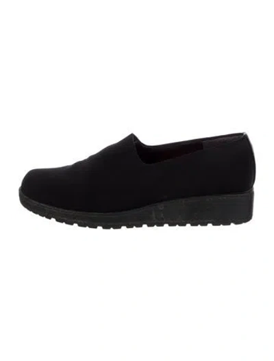 Pre-owned Stuart Weitzman Loafers In Black