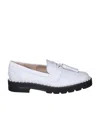 Stuart Weitzman Logo Fringed Flat Shoes In White