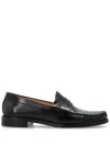 Stuart Weitzman Round Head Loafer Shoes In Schwarz