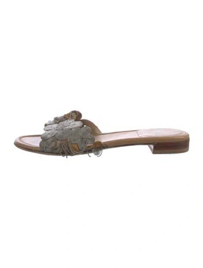 Pre-owned Stuart Weitzman Metal Slides In Silver