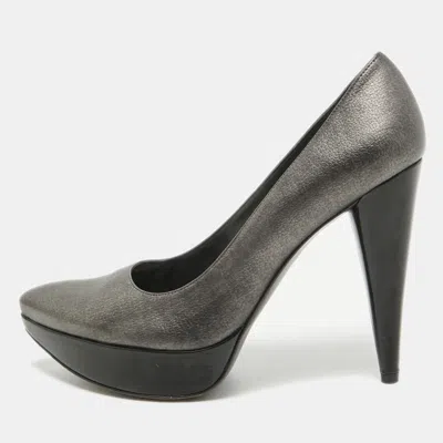Stuart Weitzman Metallic Grey Leather Platform Pumps In Gray