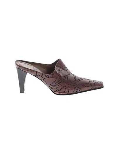 Pre-owned Stuart Weitzman Mule/clog In Brown