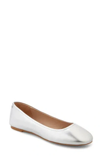 Stuart Weitzman Nadine Flat In Silver