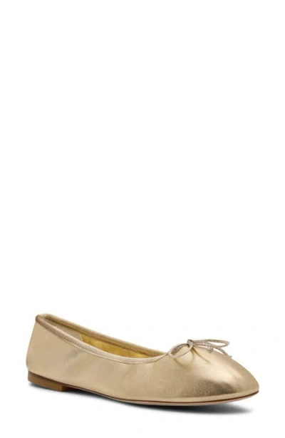 Stuart Weitzman Nia Ballet Flat In Platino/platino