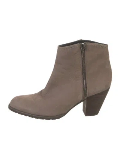 Pre-owned Stuart Weitzman Nubuck Boots In Gray