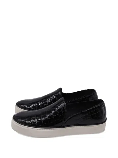 Pre-owned Stuart Weitzman Nuggets Croc-embossed Sneakers In Black