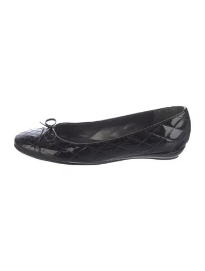 Pre-owned Stuart Weitzman Patent Leather Bow Accents Ballet Flats In Black