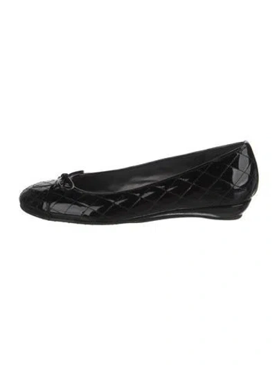 Pre-owned Stuart Weitzman Patent Leather Bow Accents Ballet Flats In Black