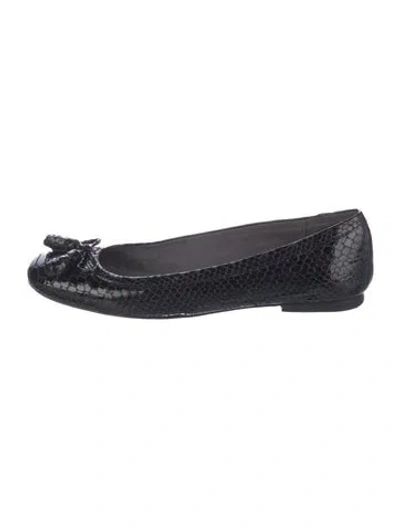 Pre-owned Stuart Weitzman Patent Leather Bow Accents Ballet Flats In Black