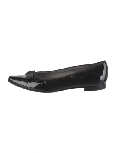 Pre-owned Stuart Weitzman Patent Leather Bow Accents Flats In Black