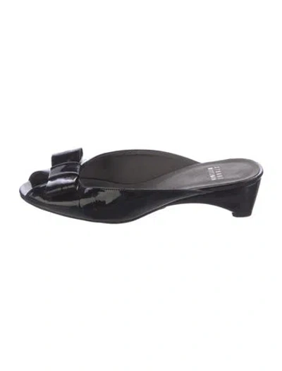 Pre-owned Stuart Weitzman Patent Leather Bow Accents Mules In Black