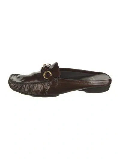 Pre-owned Stuart Weitzman Patent Leather Chain-link Accents Mules In Brown