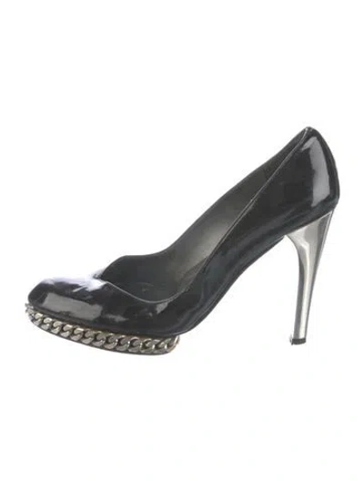 Pre-owned Stuart Weitzman Patent Leather Chain-link Accents Pumps In Multi
