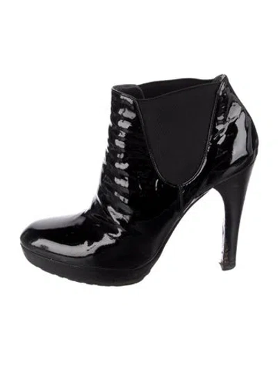 Pre-owned Stuart Weitzman Patent Leather Chelsea Boots In Black