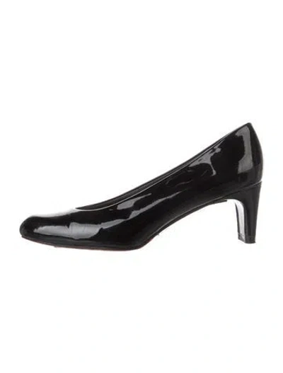 Pre-owned Stuart Weitzman Patent Leather Cutout Accent Pumps In Black