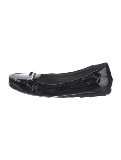 Pre-owned Stuart Weitzman Patent Leather Flats In Black