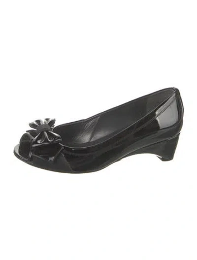 Pre-owned Stuart Weitzman Patent Leather Flats In Black