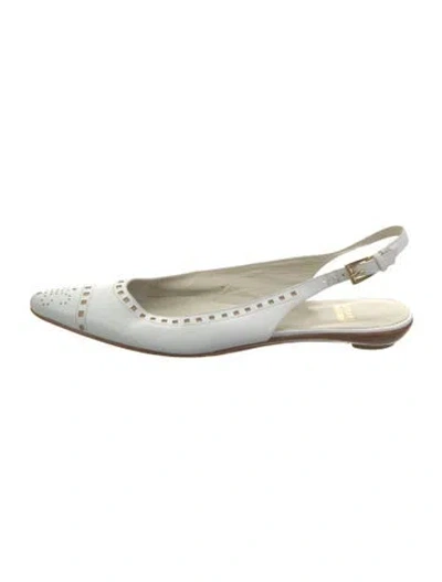 Pre-owned Stuart Weitzman Patent Leather Lasercut Accents Slingback Flats In White
