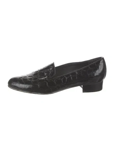 Pre-owned Stuart Weitzman Patent Leather Loafers In Black