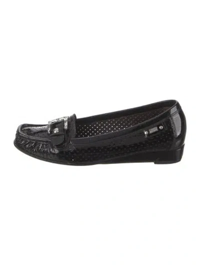 Pre-owned Stuart Weitzman Patent Leather Loafers In Black