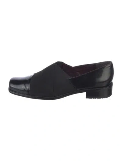 Pre-owned Stuart Weitzman Patent Leather Loafers In Black