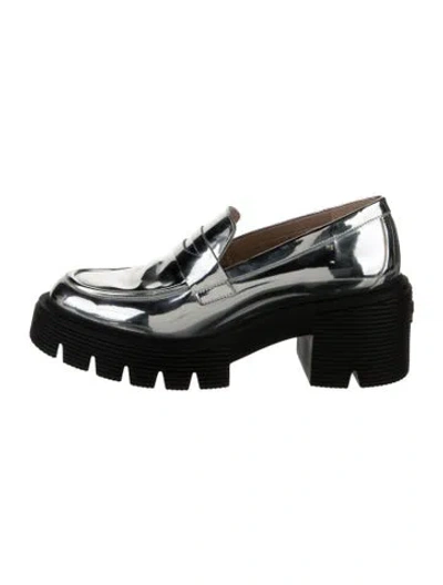 Pre-owned Stuart Weitzman Patent Leather Loafers In Black