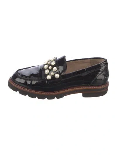 Pre-owned Stuart Weitzman Patent Leather Loafers In Black