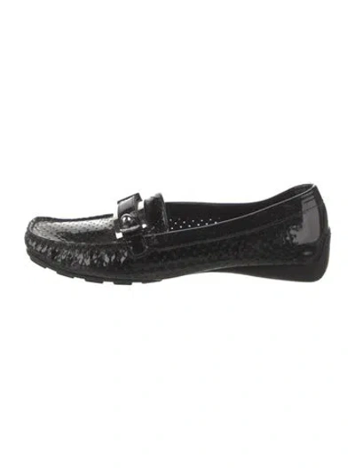 Pre-owned Stuart Weitzman Patent Leather Loafers In Black