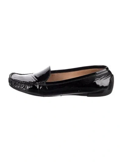 Pre-owned Stuart Weitzman Patent Leather Loafers In Black