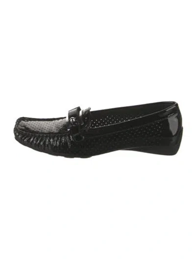 Pre-owned Stuart Weitzman Patent Leather Loafers In Black