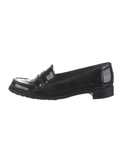 Pre-owned Stuart Weitzman Patent Leather Loafers In Black