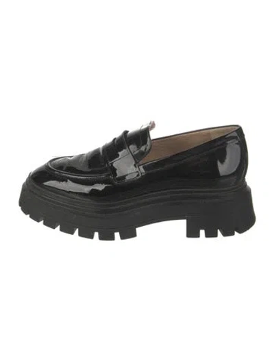 Pre-owned Stuart Weitzman Patent Leather Loafers In Black