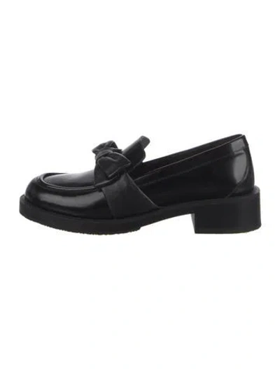 Pre-owned Stuart Weitzman Patent Leather Loafers In Black