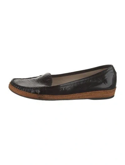 Pre-owned Stuart Weitzman Patent Leather Loafers In Black