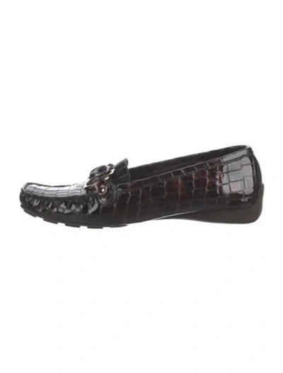 Pre-owned Stuart Weitzman Patent Leather Loafers In Brown