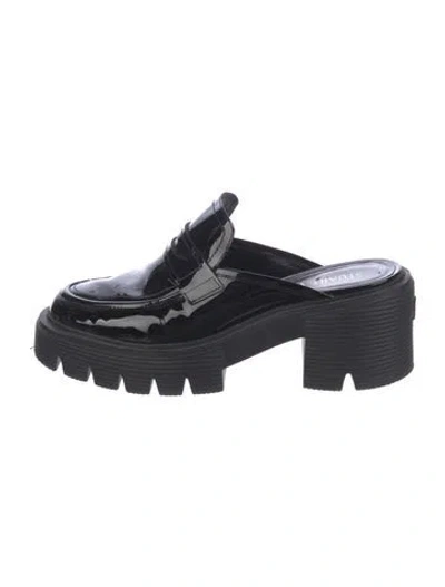 Pre-owned Stuart Weitzman Patent Leather Mules In Black