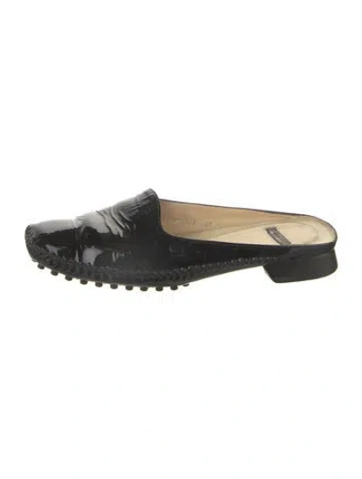 Pre-owned Stuart Weitzman Patent Leather Mules In Black