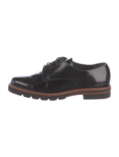 Pre-owned Stuart Weitzman Patent Leather Oxfords In Black