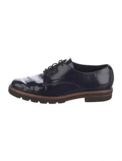 Pre-owned Stuart Weitzman Patent Leather Oxfords In Blue