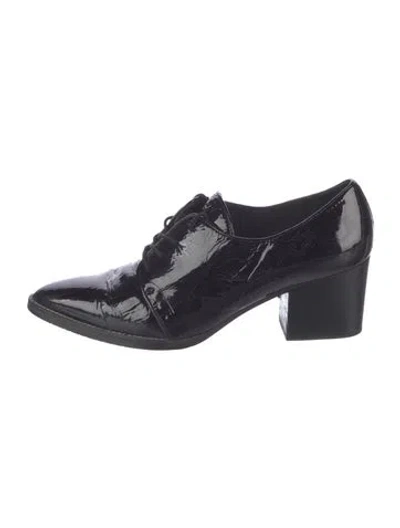 Pre-owned Stuart Weitzman Patent Leather Printed Pumps In Black