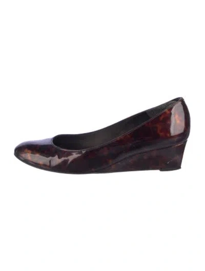 Pre-owned Stuart Weitzman Patent Leather Printed Pumps In Brown