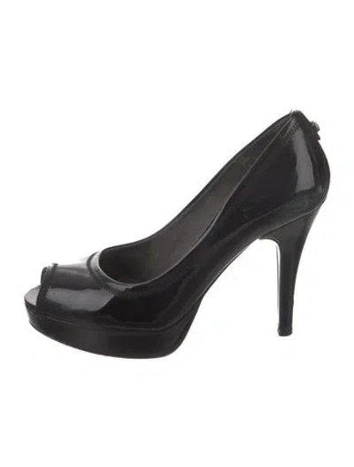 Pre-owned Stuart Weitzman Patent Leather Pumps In Black