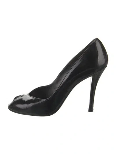 Pre-owned Stuart Weitzman Patent Leather Pumps In Black