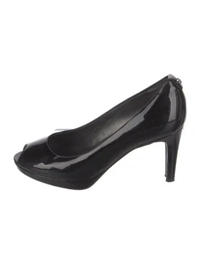 Pre-owned Stuart Weitzman Patent Leather Pumps In Black